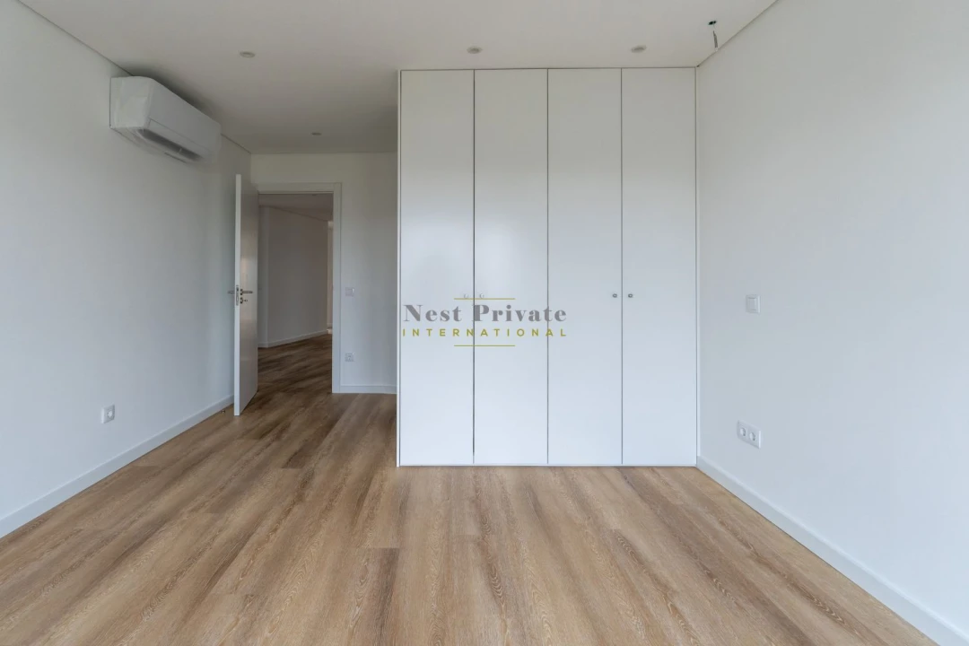 Apartamento T5 para Venda em Campanhã Foto 29