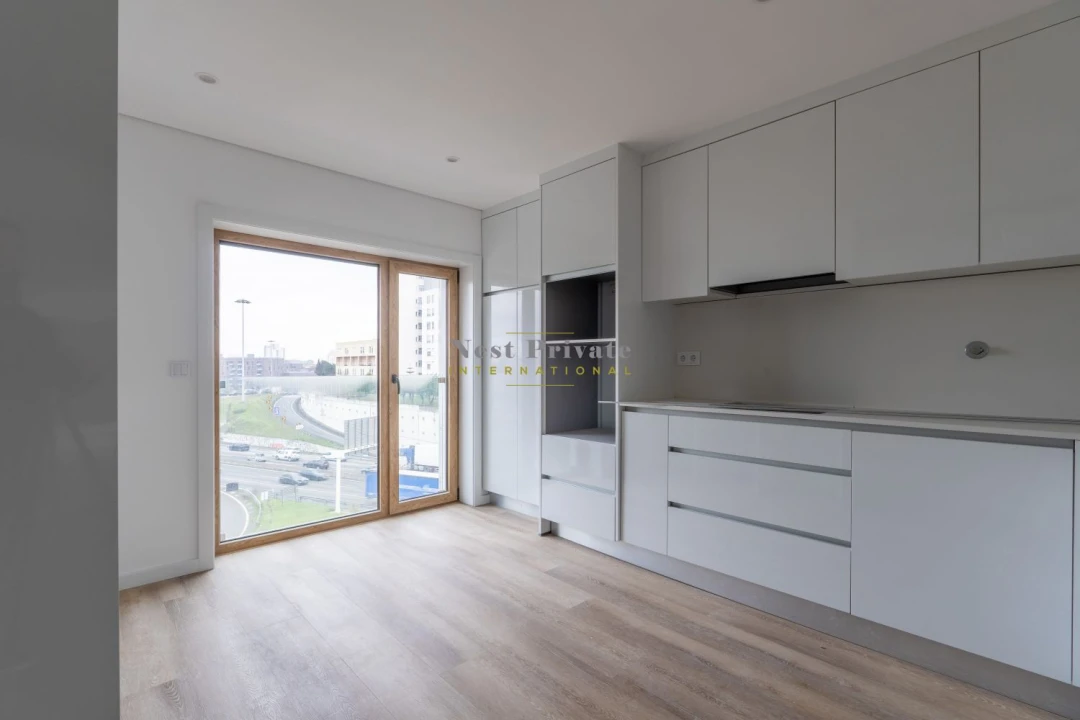 Apartamento T5 para Venda em Campanhã Foto 4