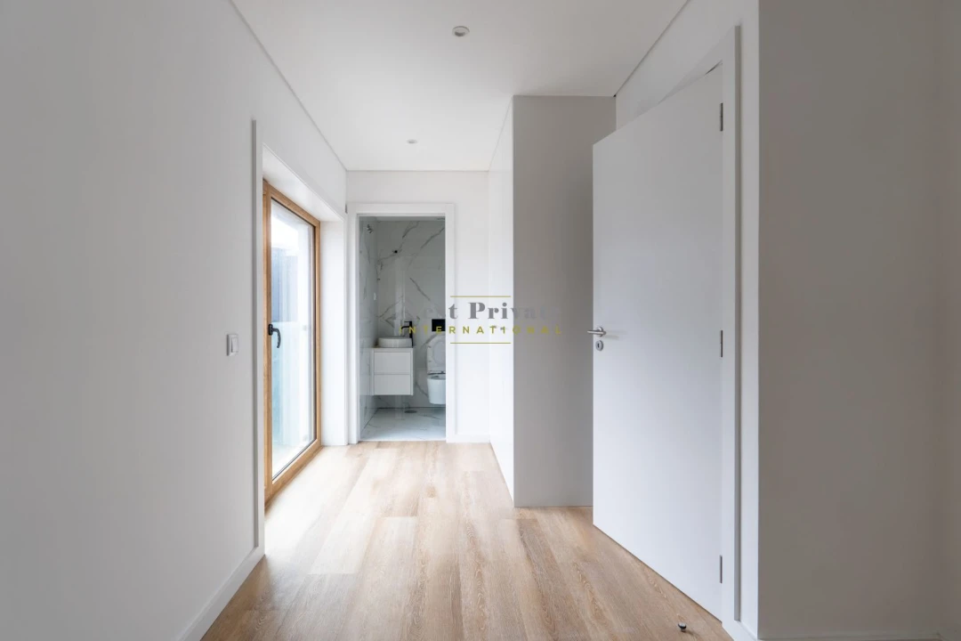 Apartamento T5 para Venda em Campanhã Foto 20