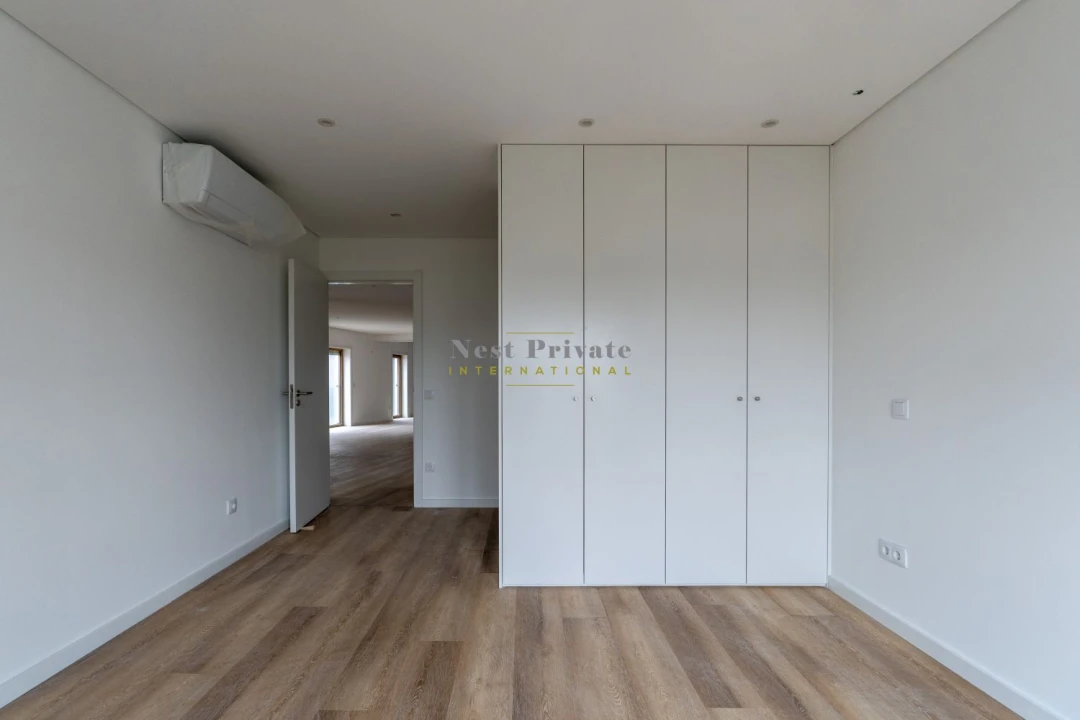 Apartamento T5 para Venda em Campanhã Foto 9