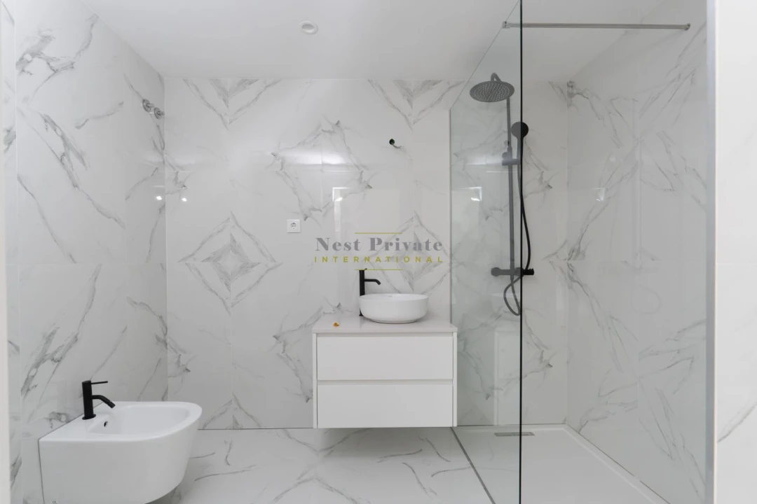 Apartamento T5 para Venda em Campanhã Foto 30