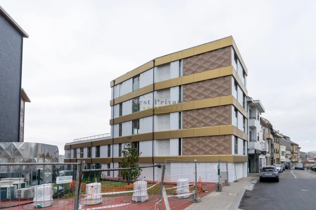 Apartamento T5 para Venda em Campanhã Foto 31