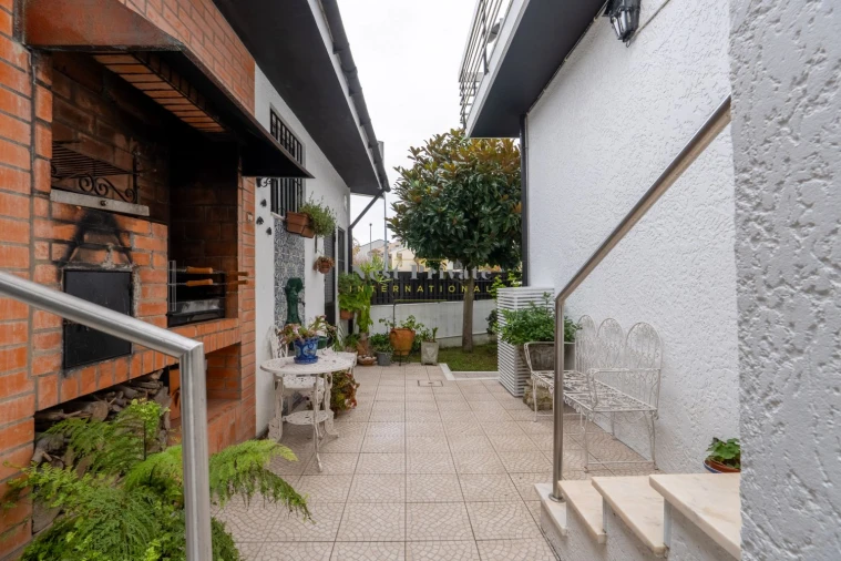 Moradia T5 para Venda em Gondomar (São Cosme), Valbom e Jovim Foto 7