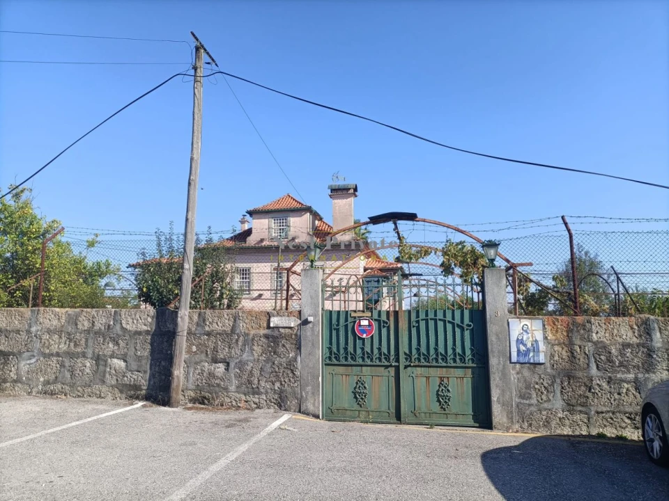 Moradia T5 para Venda em Abraveses Foto 17