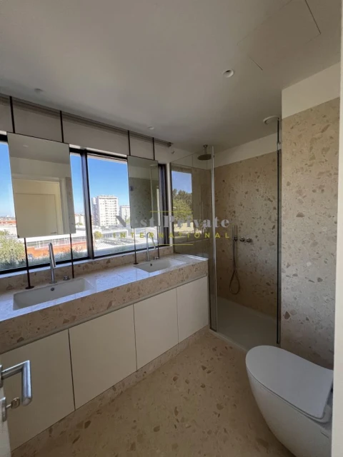 Apartamento T4 para Venda em Aldoar, Foz do Douro e Nevogilde