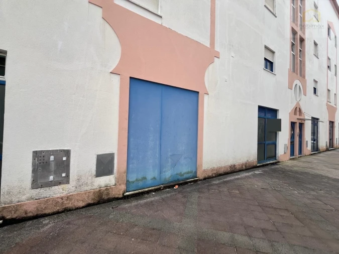 Loja para Venda em Ponta Delgada (São Pedro) Foto 32