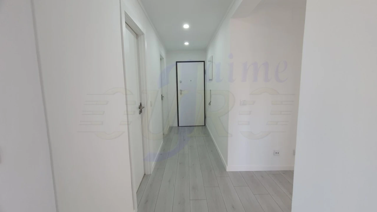 Apartamento T3 para Venda em Agualva e Mira-Sintra Foto 15