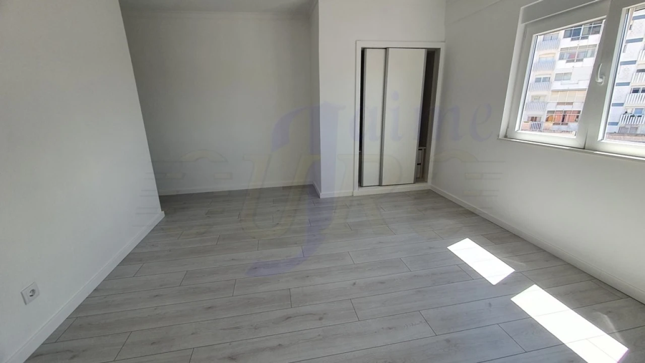 Apartamento T3 para Venda em Agualva e Mira-Sintra Foto 18