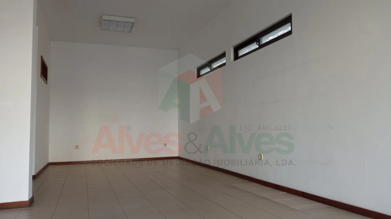 Loja para Arrendamento em Cidade da Maia Foto 3