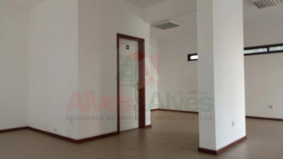 Loja para Arrendamento em Cidade da Maia Foto 2