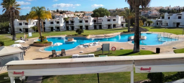 Moradia T1 para Venda em Albufeira e Olhos de Água