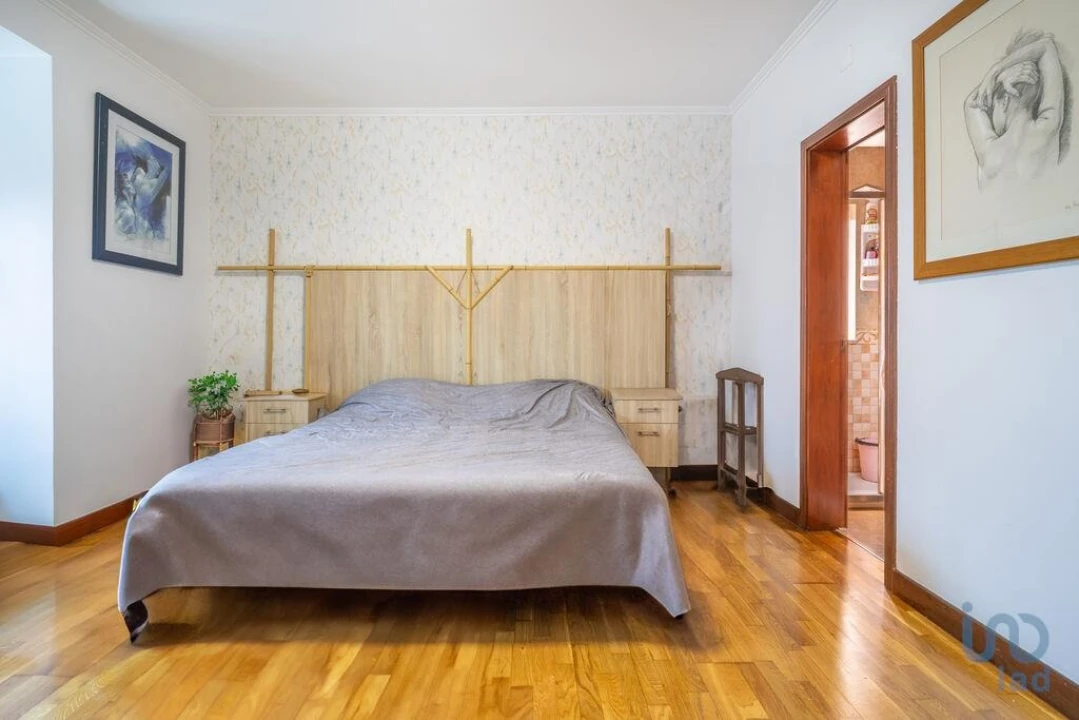 Moradia T4 para Venda em Corroios Foto 8