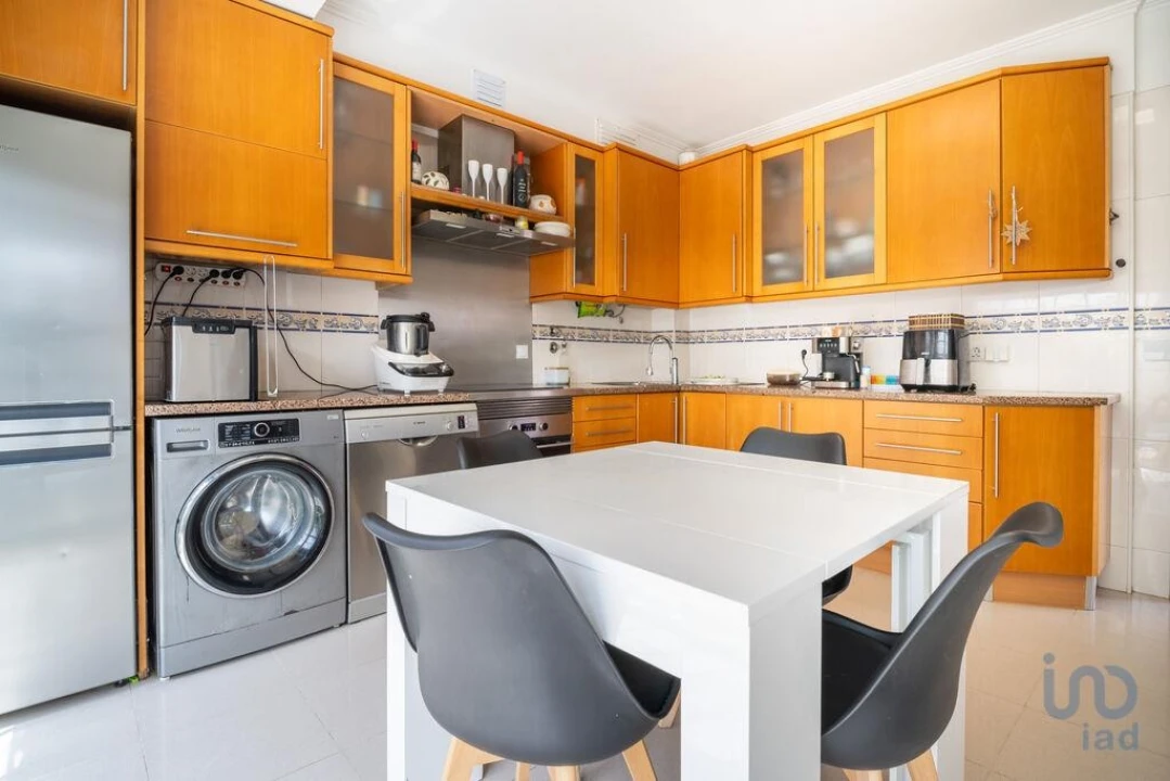 Moradia T4 para Venda em Corroios Foto 7