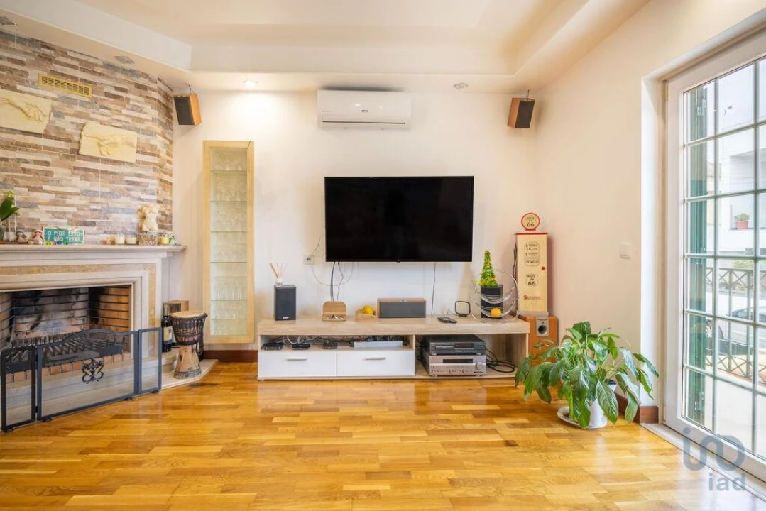 Moradia T4 para Venda em Corroios Foto 6