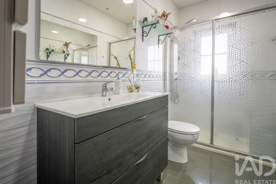 Moradia T4 para Venda em Corroios Foto 15