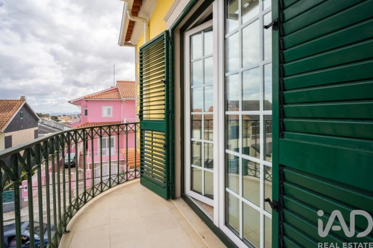 Moradia T4 para Venda em Corroios Foto 18