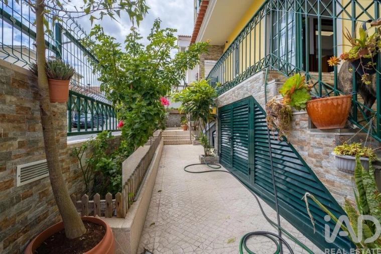 Moradia T4 para Venda em Corroios Foto 25