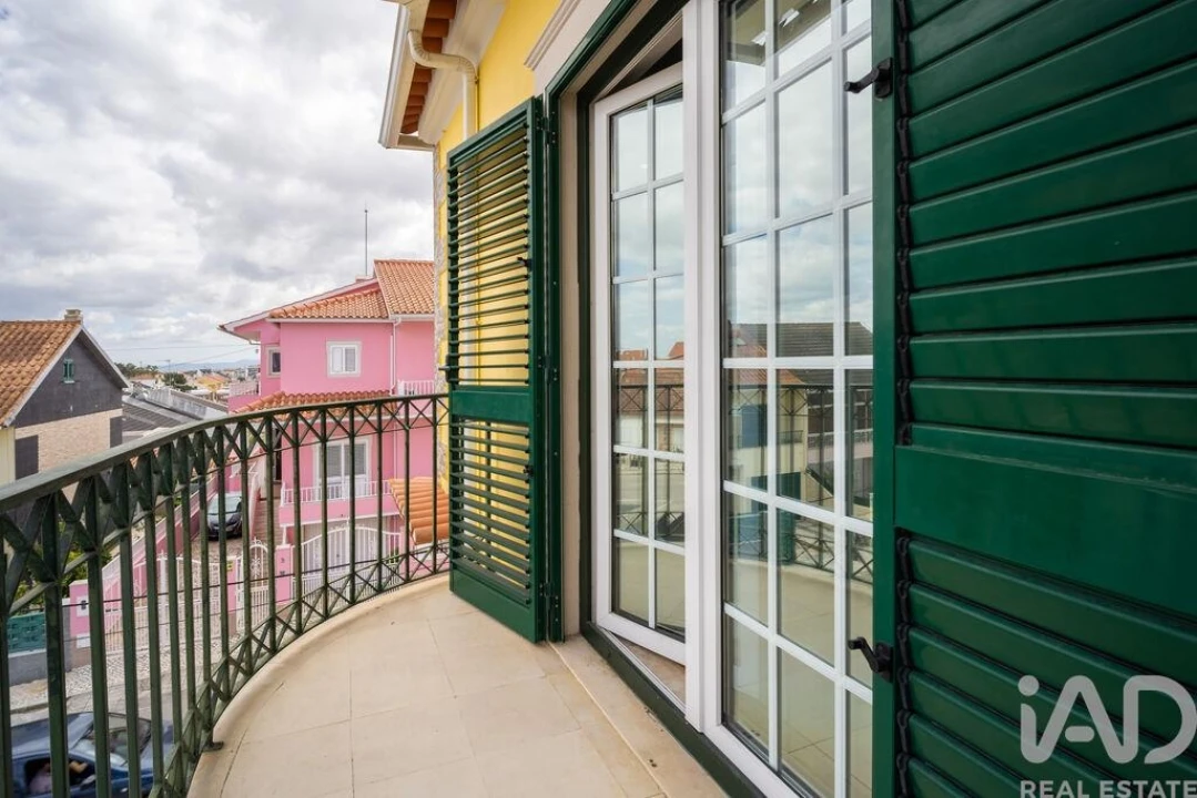 Moradia T4 para Venda em Corroios Foto 18