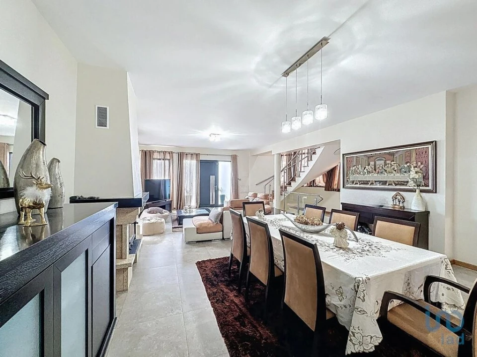 Moradia T3 para Venda em Caniçal Foto 11