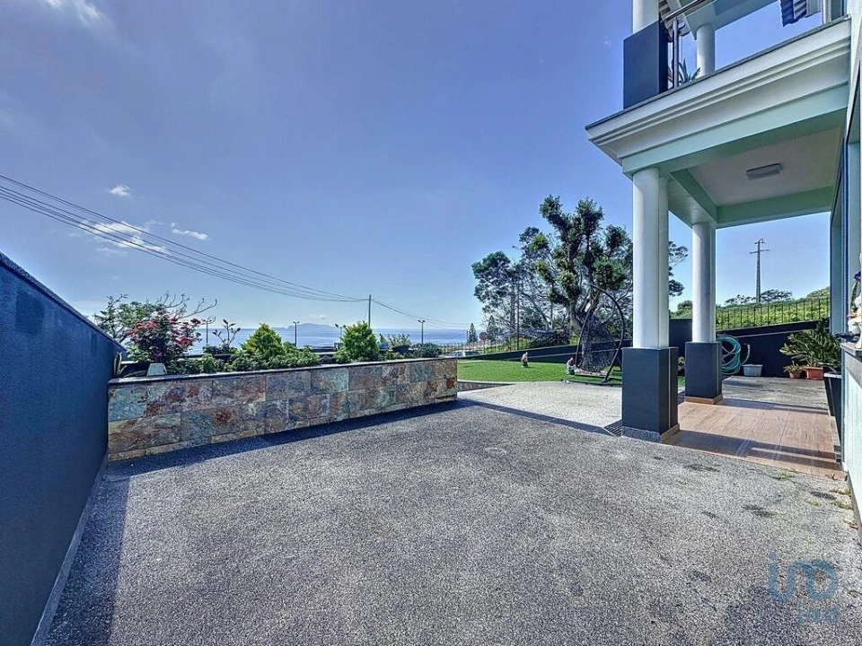 Moradia T3 para Venda em Caniçal Foto 6