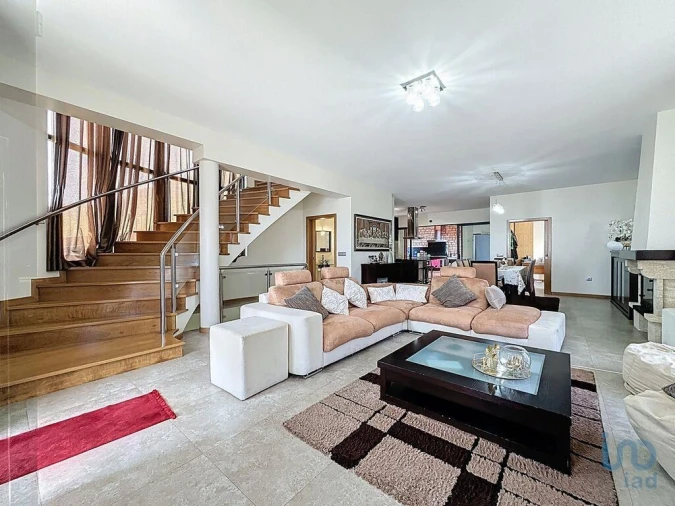 Moradia T3 para Venda em Caniçal Foto 10