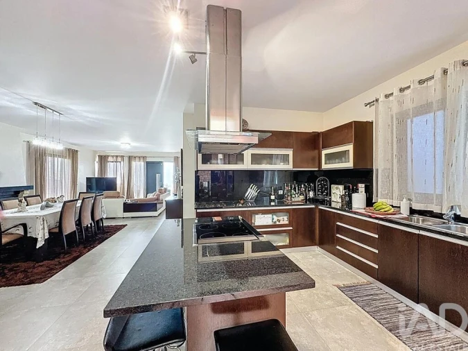 Moradia T3 para Venda em Caniçal Foto 19