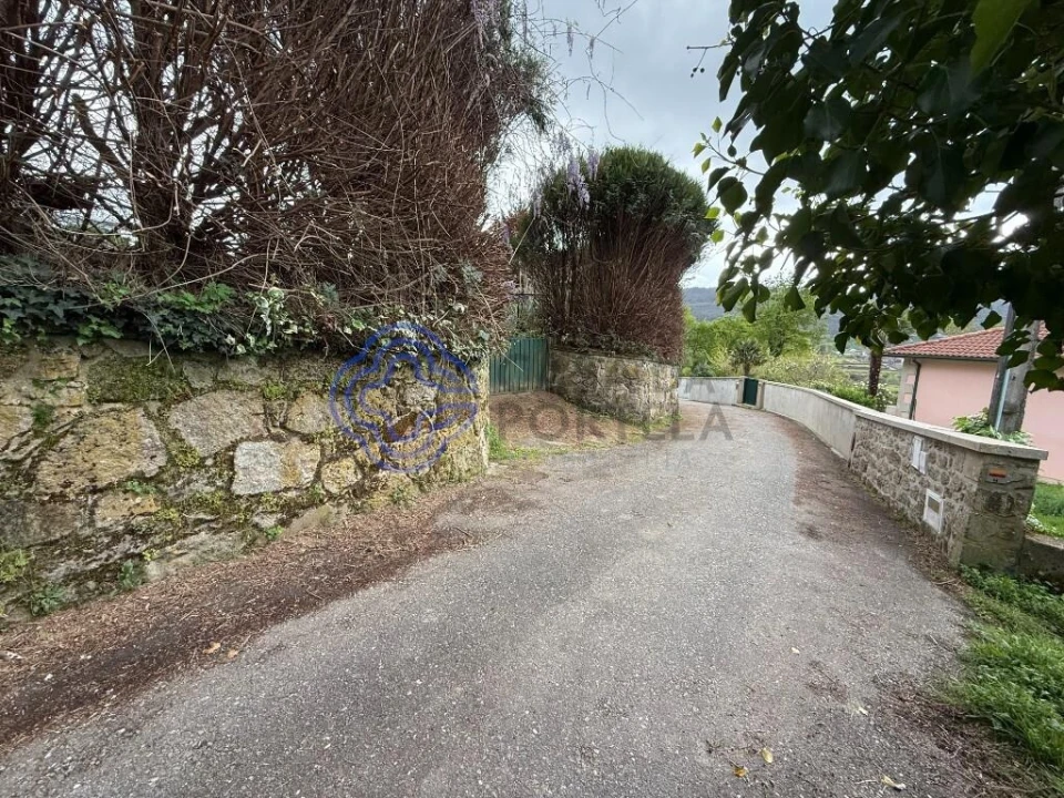 Moradia T4 para Venda em Coura Foto 4