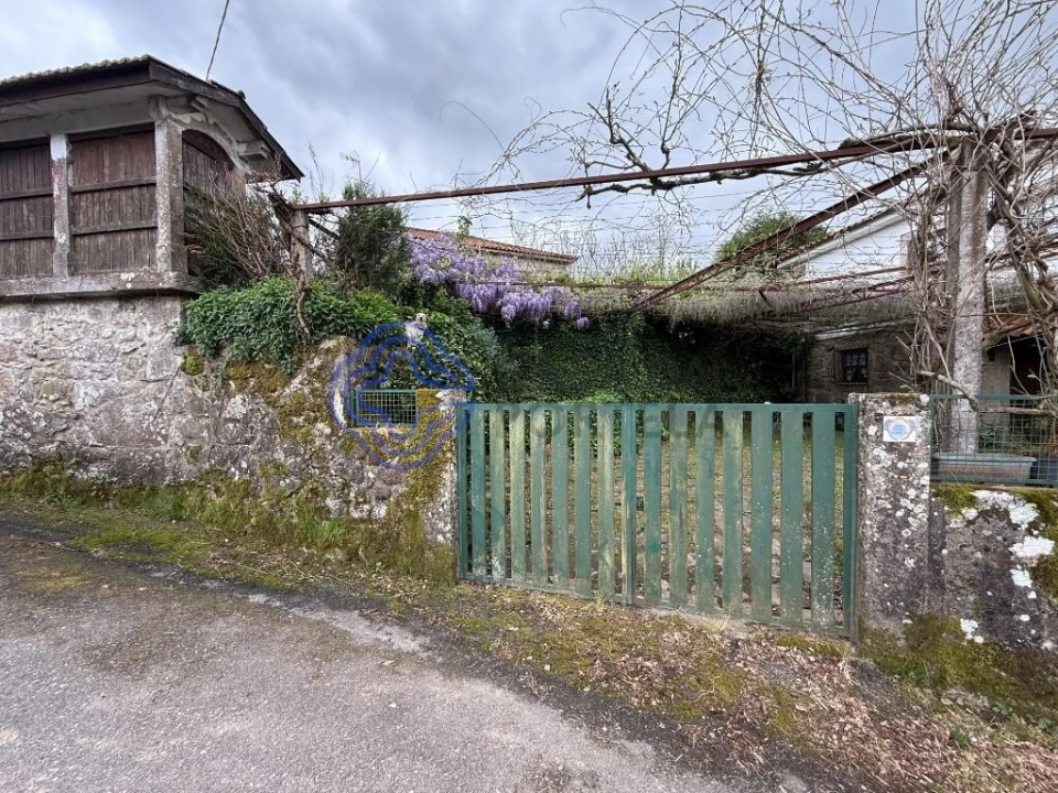 Moradia T4 para Venda em Coura Foto 48