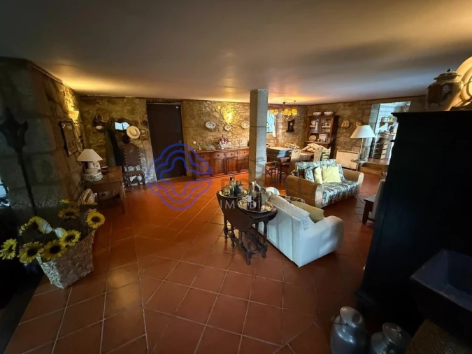 Moradia T4 para Venda em Coura Foto 26