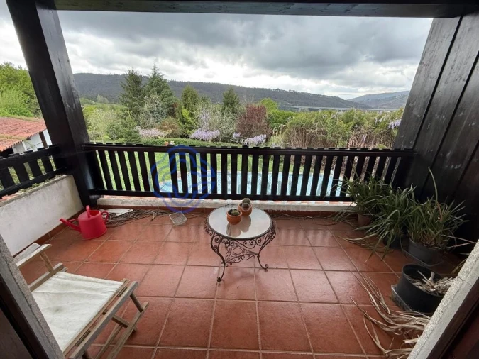 Moradia T4 para Venda em Coura Foto 25