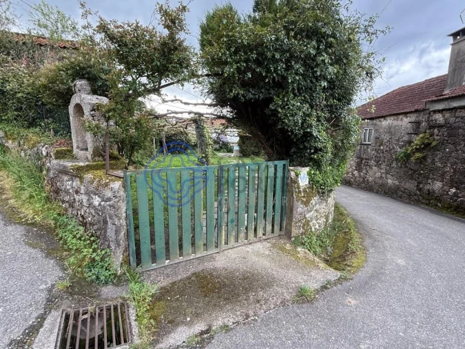 Moradia T4 para Venda em Coura Foto 47