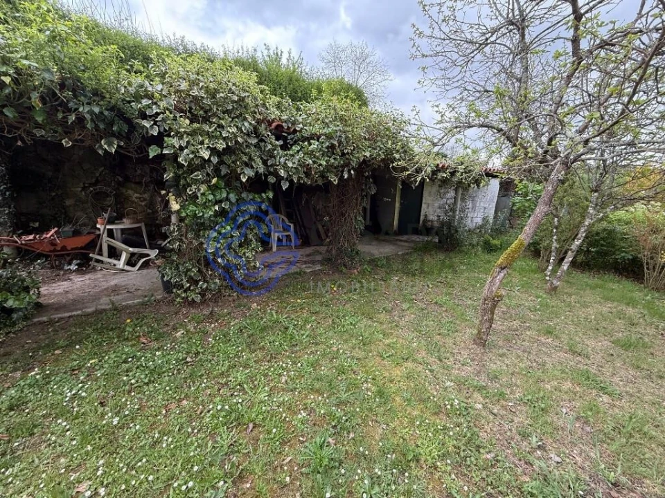 Moradia T4 para Venda em Coura Foto 40