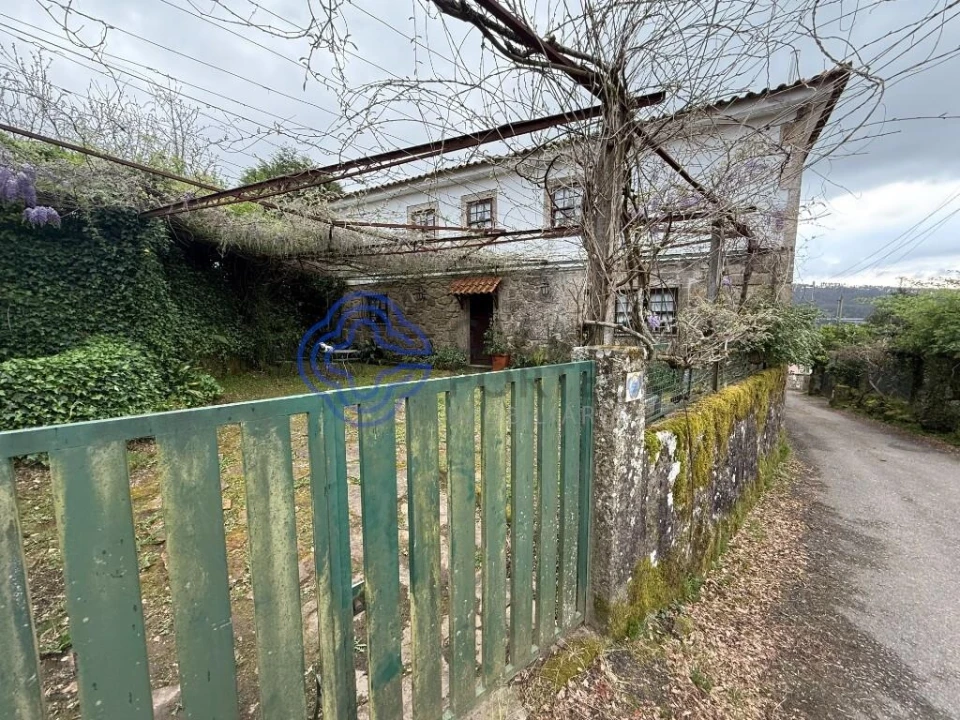 Moradia T4 para Venda em Coura Foto 3