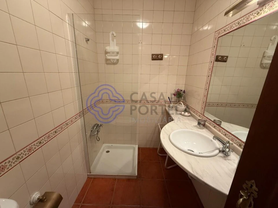 Moradia T4 para Venda em Coura Foto 16