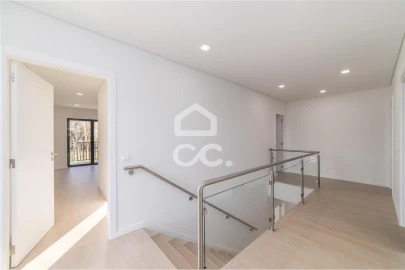 Apartamento T4 para Venda em Tavarede