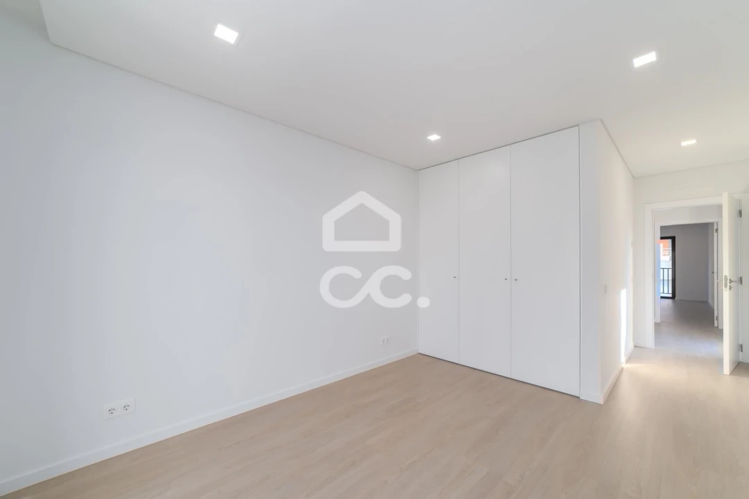 Apartamento T4 para Venda em Tavarede Foto 10