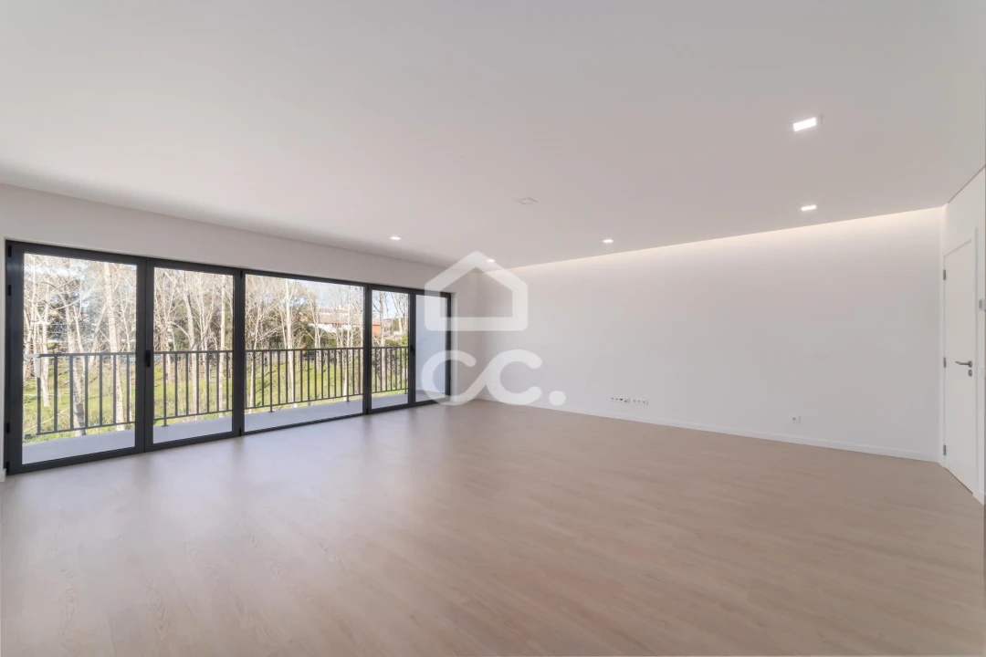 Apartamento T4 para Venda em Tavarede Foto 3