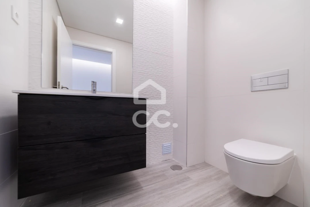 Apartamento T4 para Venda em Tavarede Foto 8