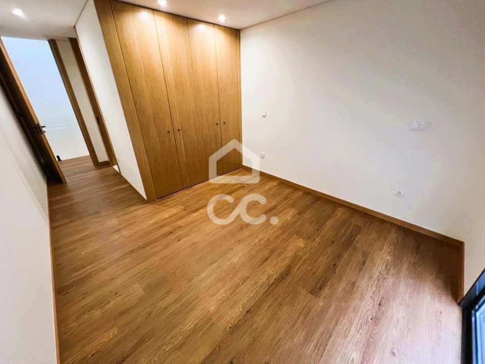 Apartamento T3 para Venda em Antas e Abade de Vermoim Foto 9