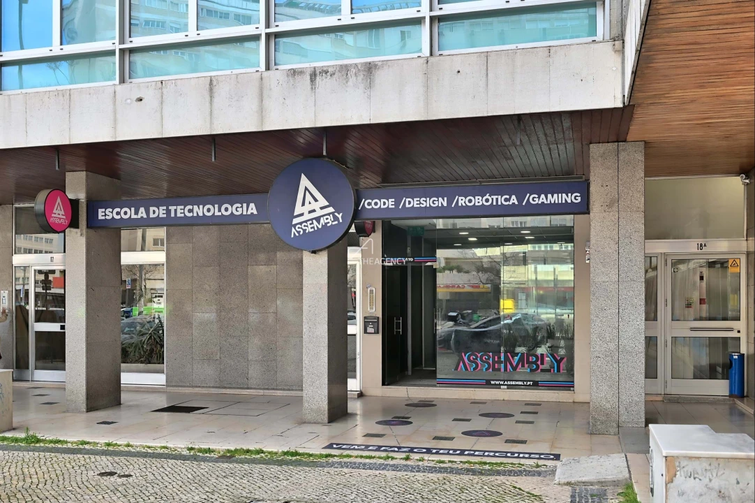 Negócio para Venda em Alvalade Foto 2