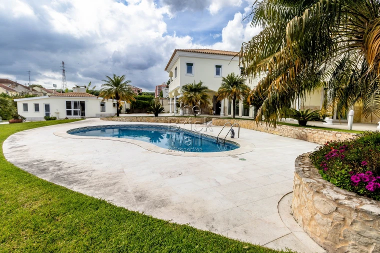 Moradia T5 para Venda em Póvoa de Santa Iria e Forte da Casa Foto 7