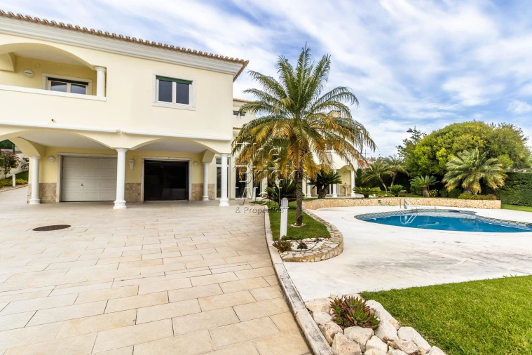 Moradia T5 para Venda em Póvoa de Santa Iria e Forte da Casa Foto 4