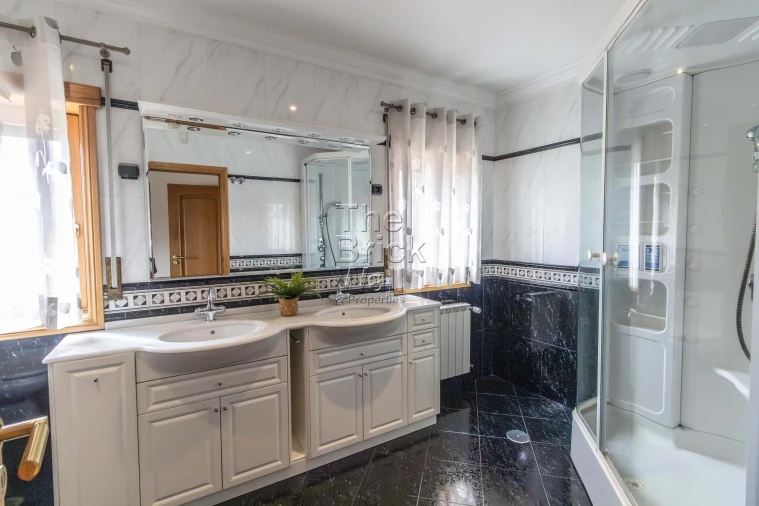 Moradia T5 para Venda em Póvoa de Santa Iria e Forte da Casa Foto 64