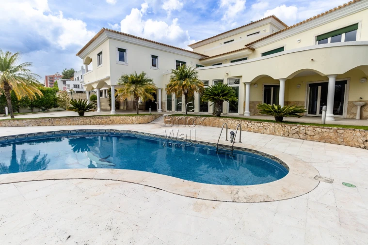 Moradia T5 para Venda em Póvoa de Santa Iria e Forte da Casa Foto 6