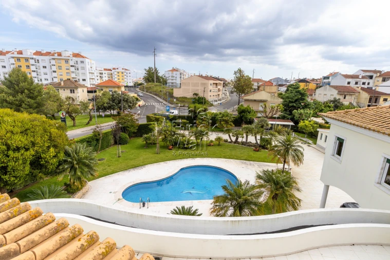 Moradia T5 para Venda em Póvoa de Santa Iria e Forte da Casa Foto 81