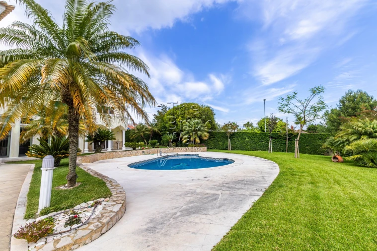 Moradia T5 para Venda em Póvoa de Santa Iria e Forte da Casa Foto 26