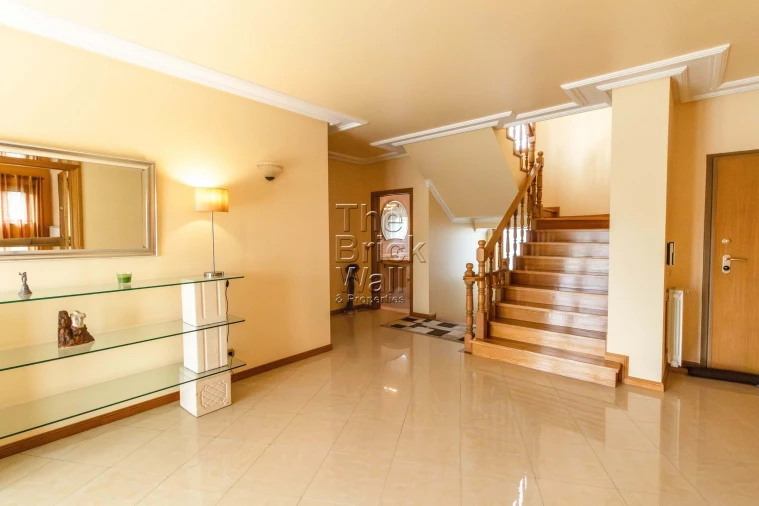 Moradia T5 para Venda em Póvoa de Santa Iria e Forte da Casa Foto 46