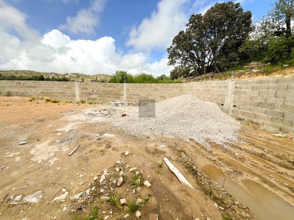 Moradia T9 para Venda em Santa Barbara de Nexe Foto 7