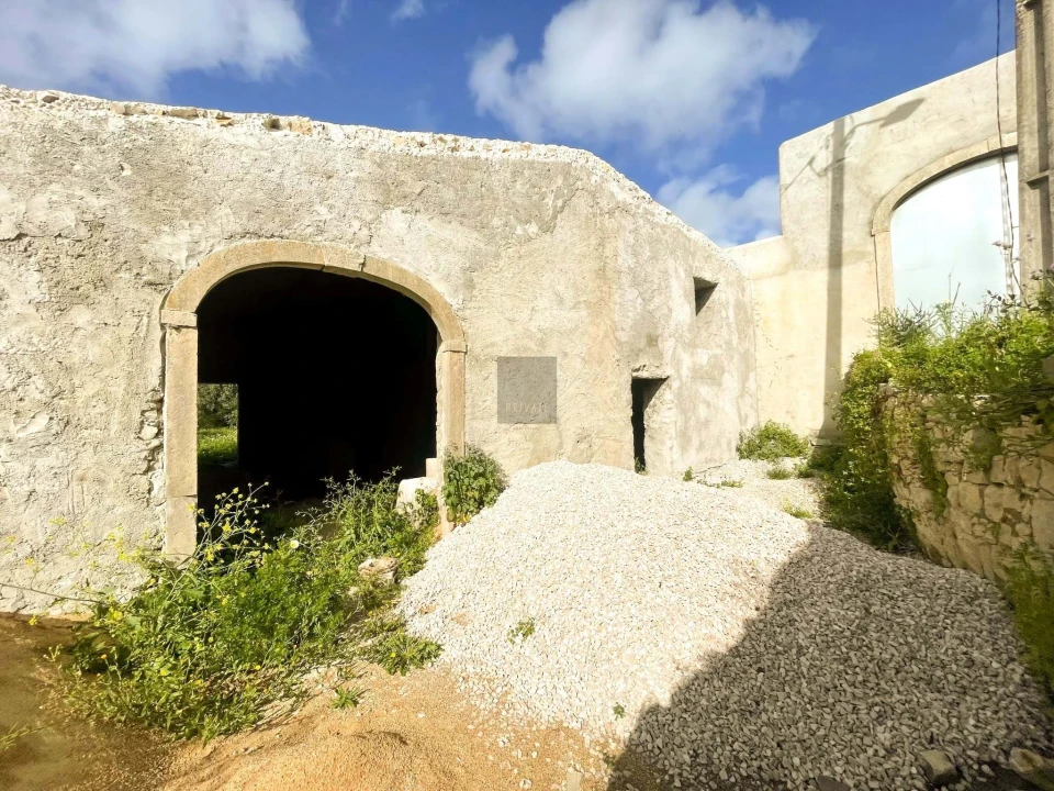 Moradia T9 para Venda em Santa Barbara de Nexe Foto 58