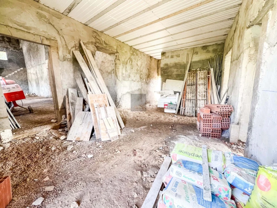 Moradia T9 para Venda em Santa Barbara de Nexe Foto 29